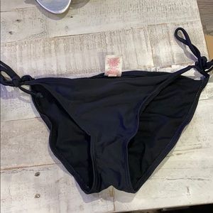 Cheeky bikini bottoms